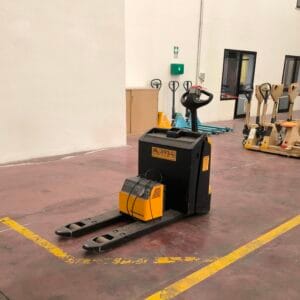 Transpallet Elettrico usato YALE MP18