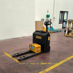 Transpallet Elettrico usato Yale MP18