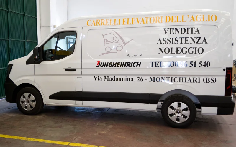 officina mobile per assitenza carrelli